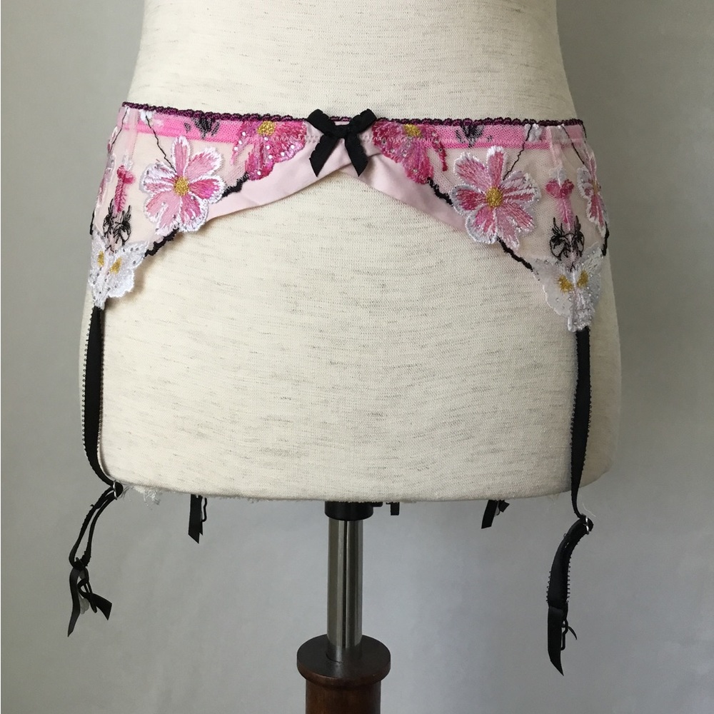 Victoria’s Secret Garter Belt Pink/White Lace XS/S
